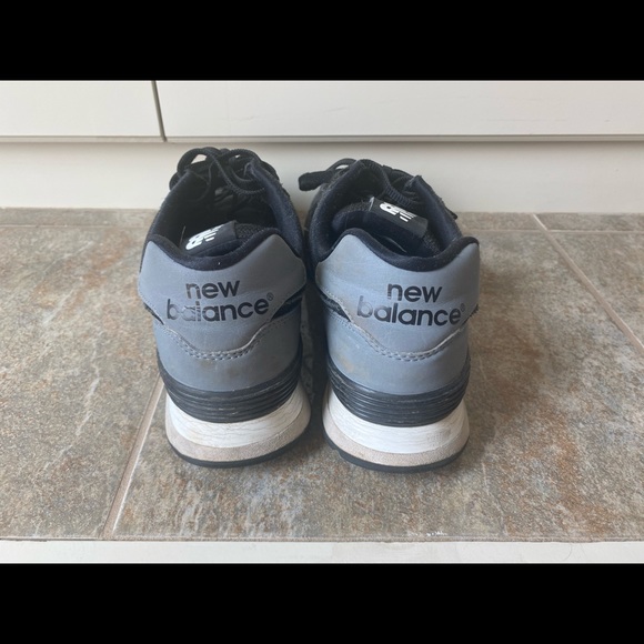 Men’s Size 8/9 black/gray New Balance 547s - Picture 3 of 4